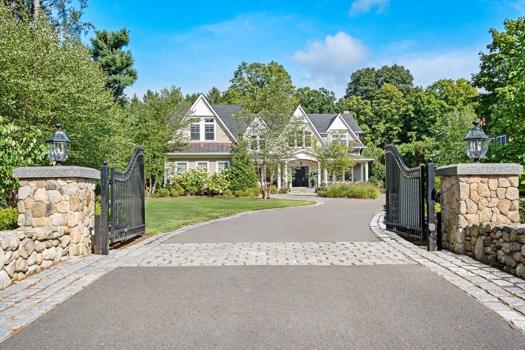 370 Grove St, Needham, MA 02492 — sold by Jenna Levin