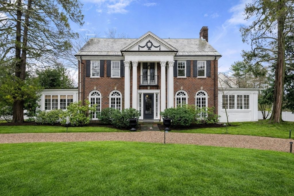 5 Hammond St, Newton, MA 02467 — sold by Jenna Levin