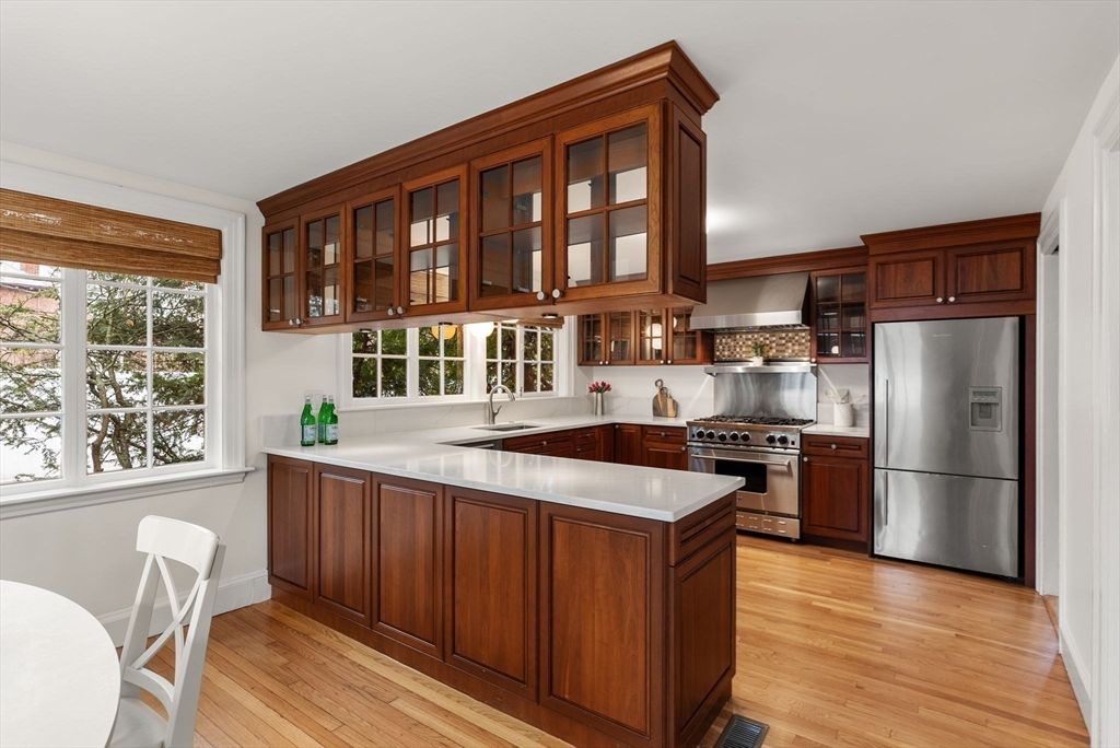 5 Hammond St, Newton, MA 02467 — sold by Jenna Levin