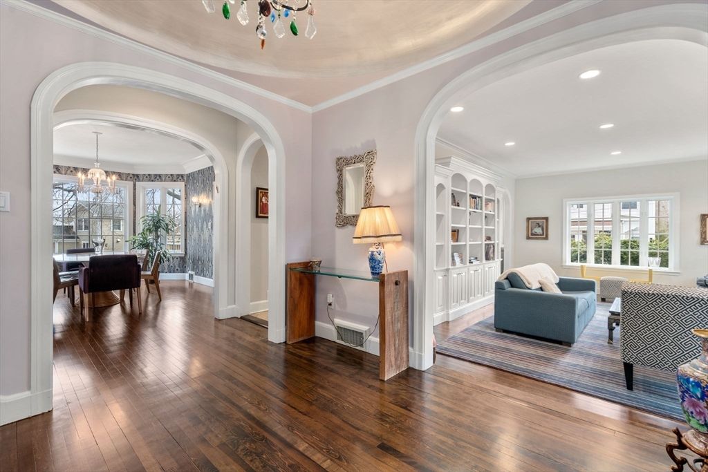 34 Hammond St, Newton, MA 02467 — sold by Jenna Levin