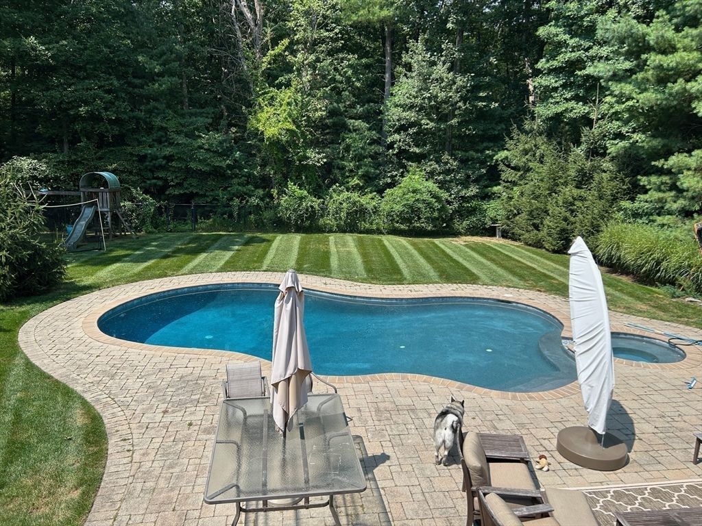 79 Hancock Rd, Franklin, MA 02038 — sold by Jenna Levin