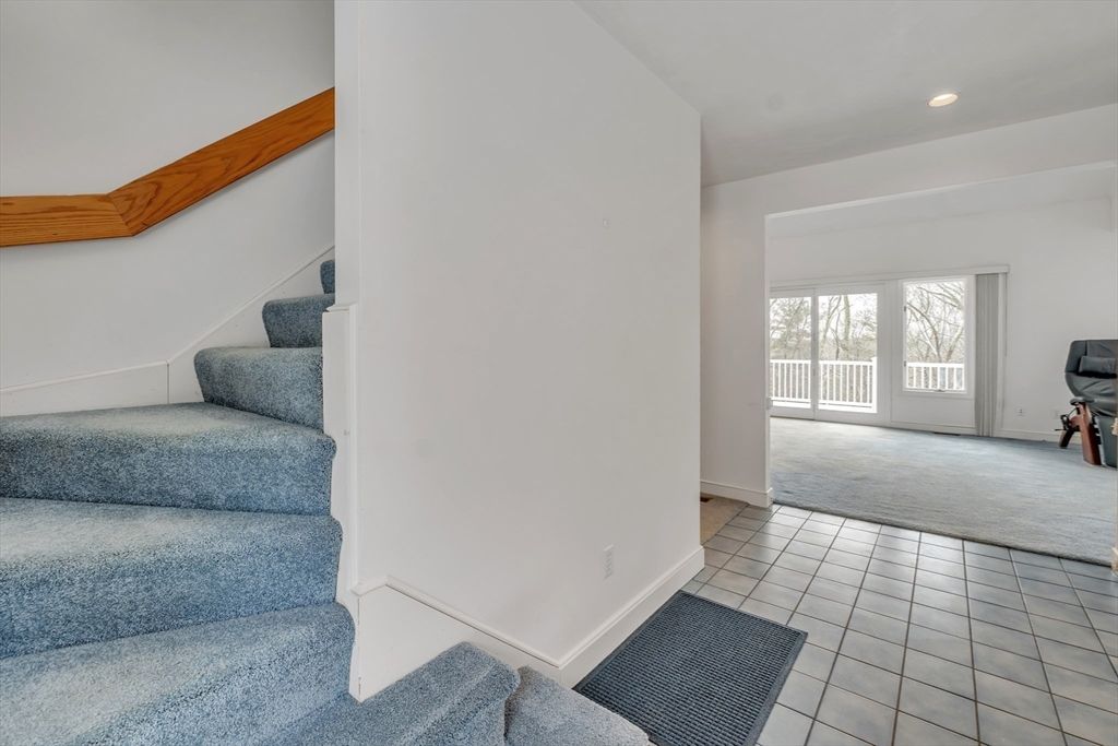 26 Farm Hill Rd, Natick, MA 01760 — sold by Jenna Levin