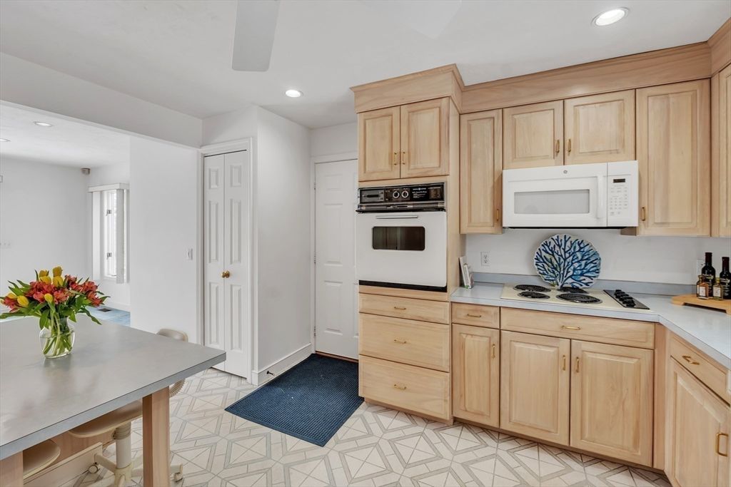 26 Farm Hill Rd, Natick, MA 01760 — sold by Jenna Levin