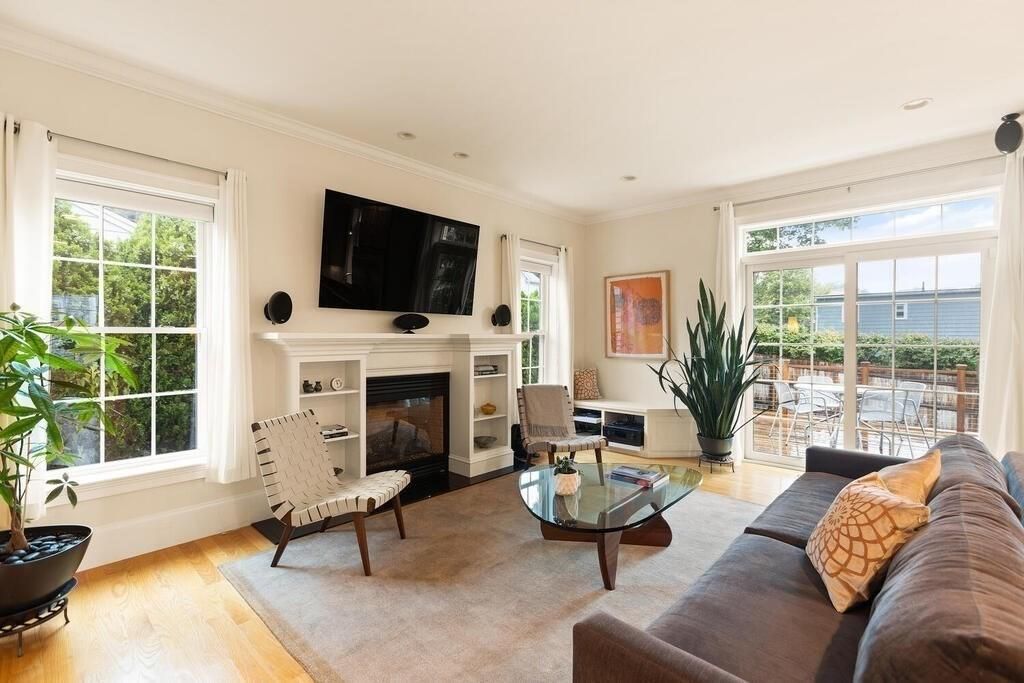 11 Kenilworth Rd, Arlington, MA 02476 — sold by Jenna Levin