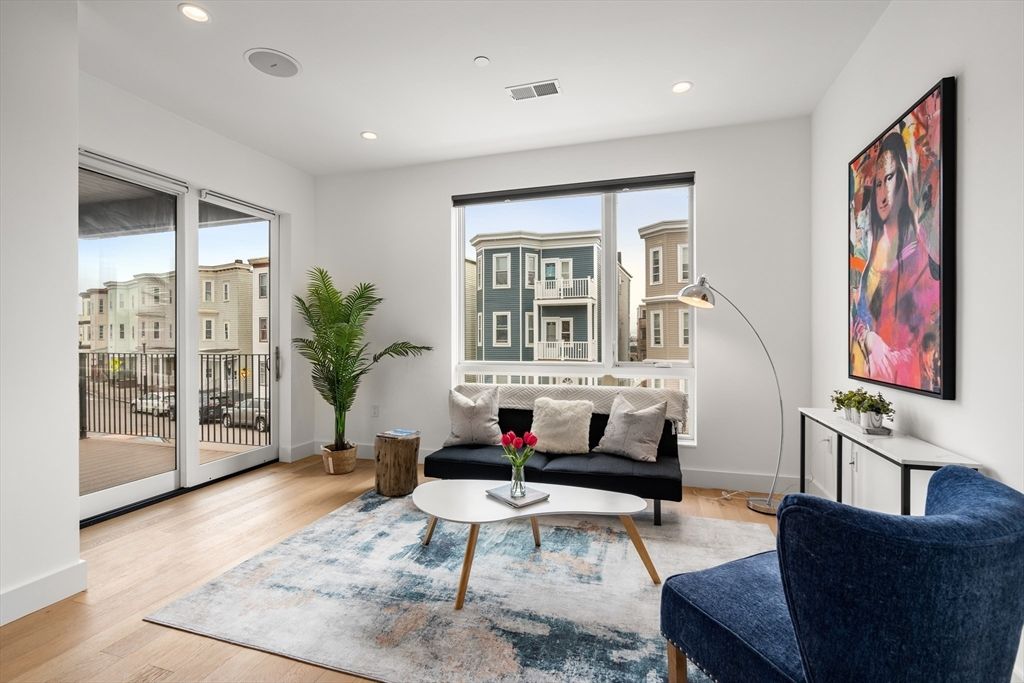 946 Saratoga St # 204, Boston, MA 02128 — sold by Jenna Levin