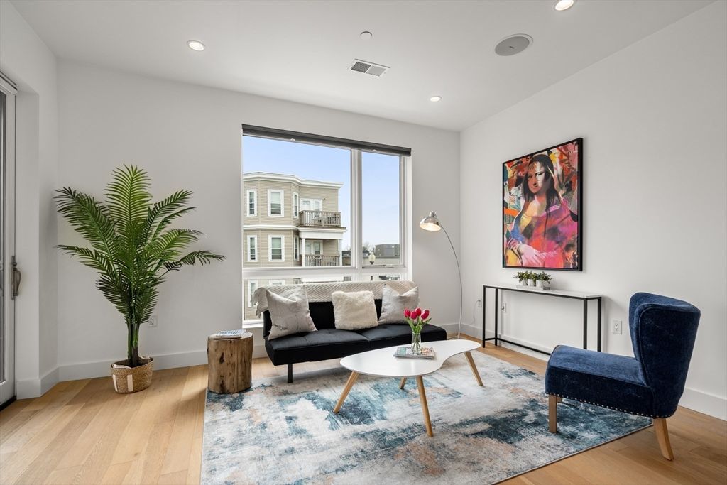 946 Saratoga St # 204, Boston, MA 02128 — sold by Jenna Levin