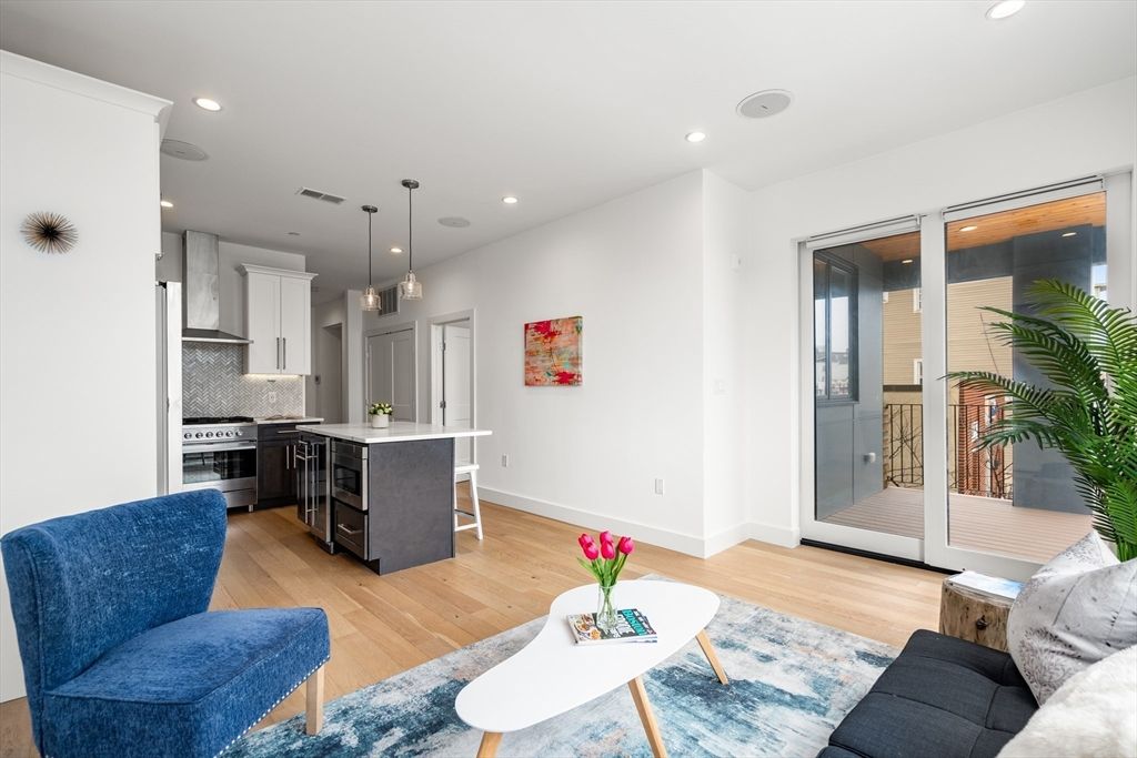 946 Saratoga St # 204, Boston, MA 02128 — sold by Jenna Levin