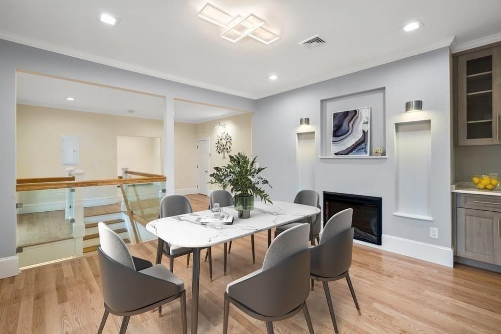 88 Coolidge Unit: 2, Brookline, MA 02446 — sold by Jenna Levin