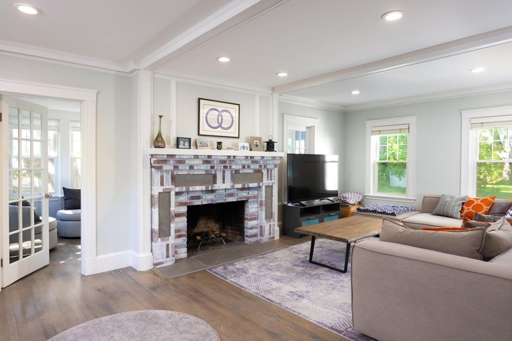 35 Vineyard Rd, Newton, MA 02459 — sold by Jenna Levin