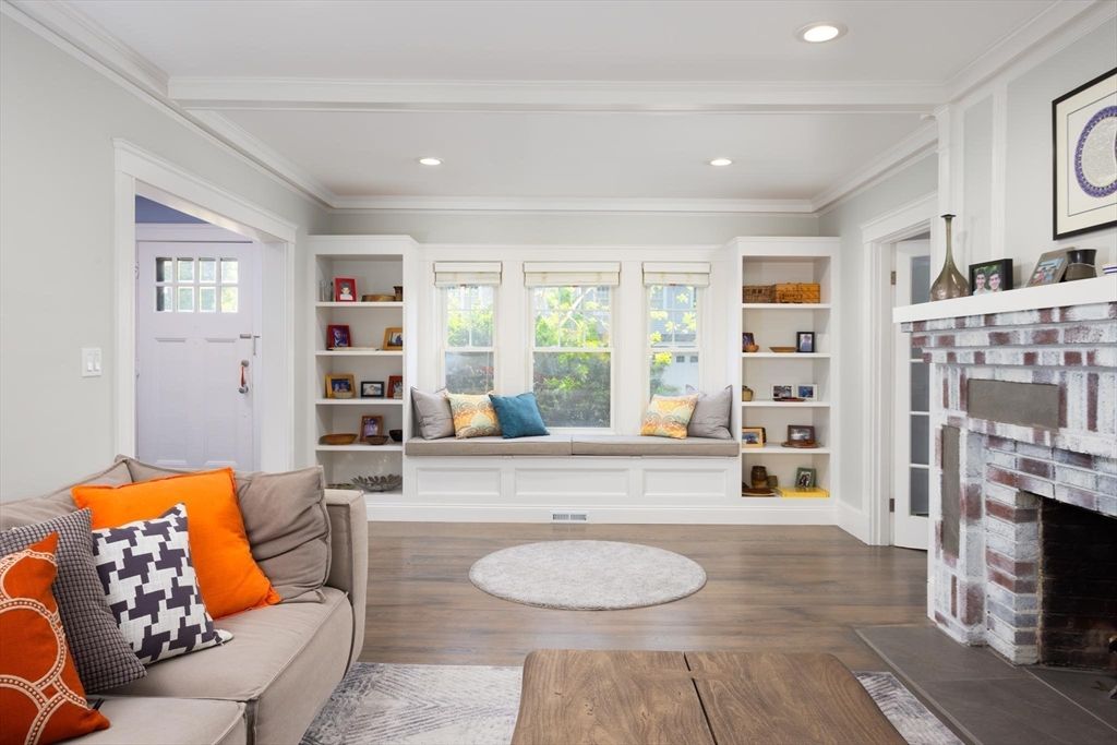 35 Vineyard Rd, Newton, MA 02459 — sold by Jenna Levin