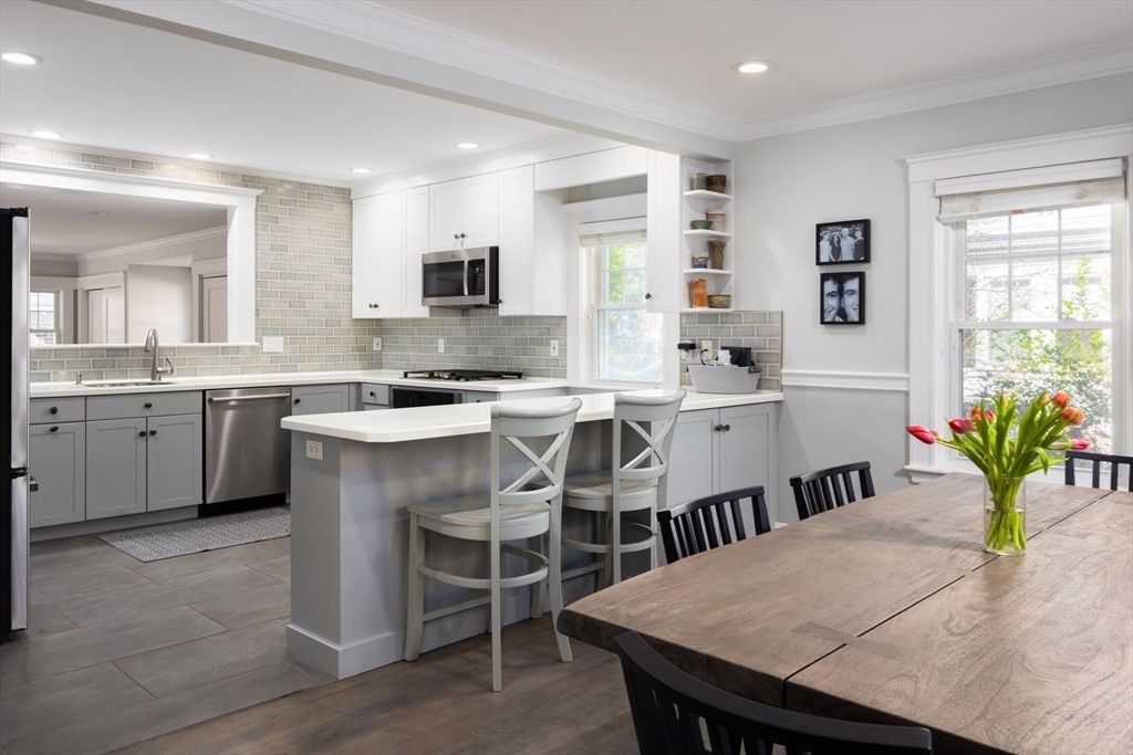 35 Vineyard Rd, Newton, MA 02459 — sold by Jenna Levin