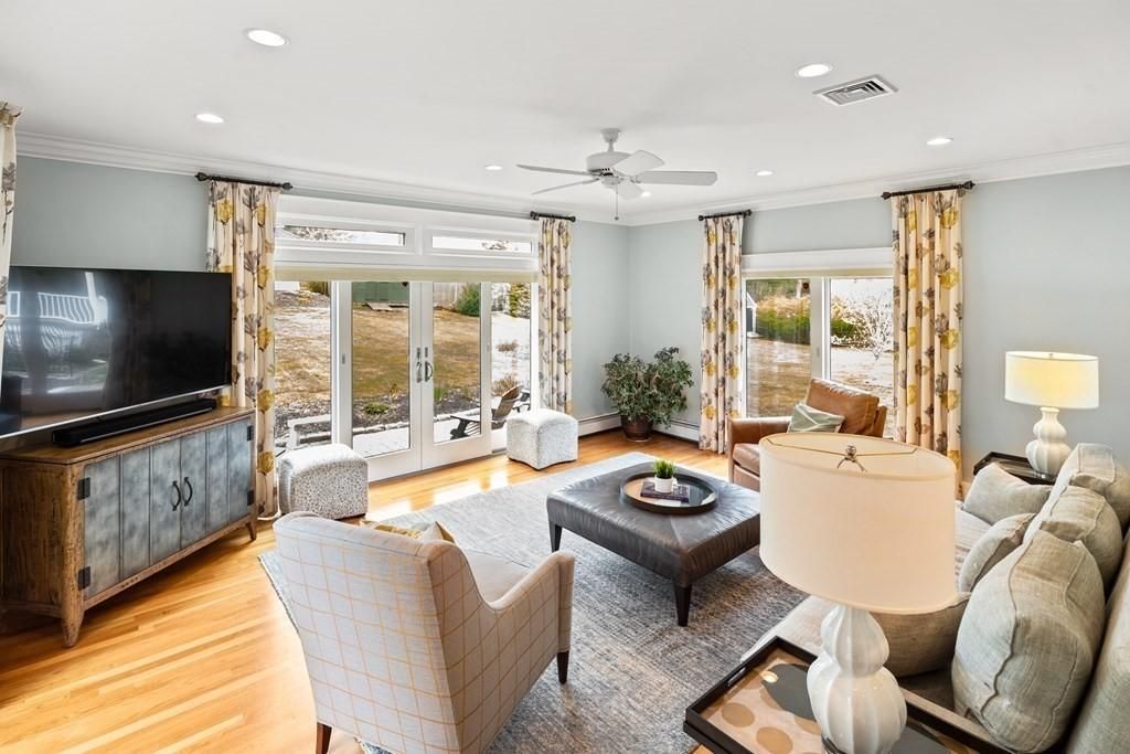 11 Saunders Terrace, Wellesley, MA 02481 — sold by Jenna Levin