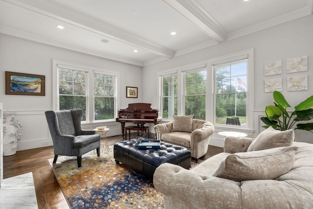 370 Grove St, Needham, MA 02492 — sold by Jenna Levin