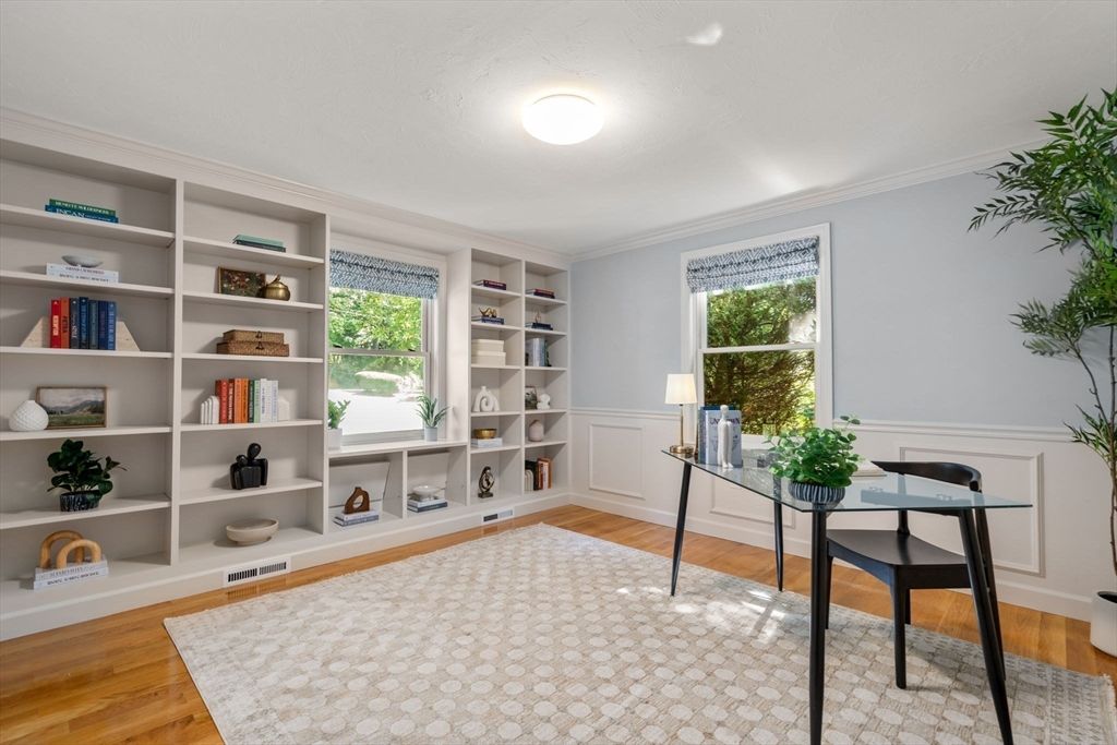 429 Warren St, Needham, MA 02492 — sold by Jenna Levin