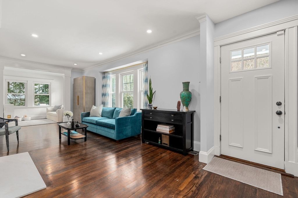 112 Wellesley Ave, Wellesley, MA 02481 — sold by Jenna Levin