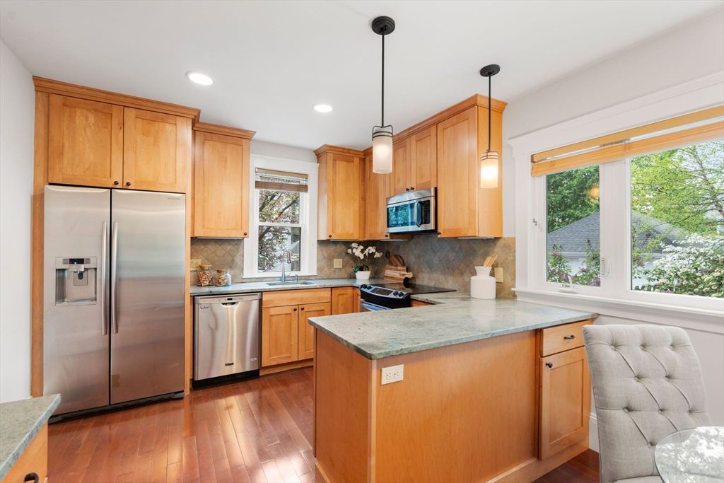 41 Irving St # 41, Newton, MA 02459 — sold by Jenna Levin