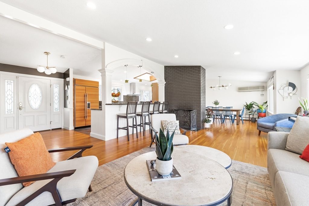 7 Clover Lane, Natick, MA 01760 — sold by Jenna Levin