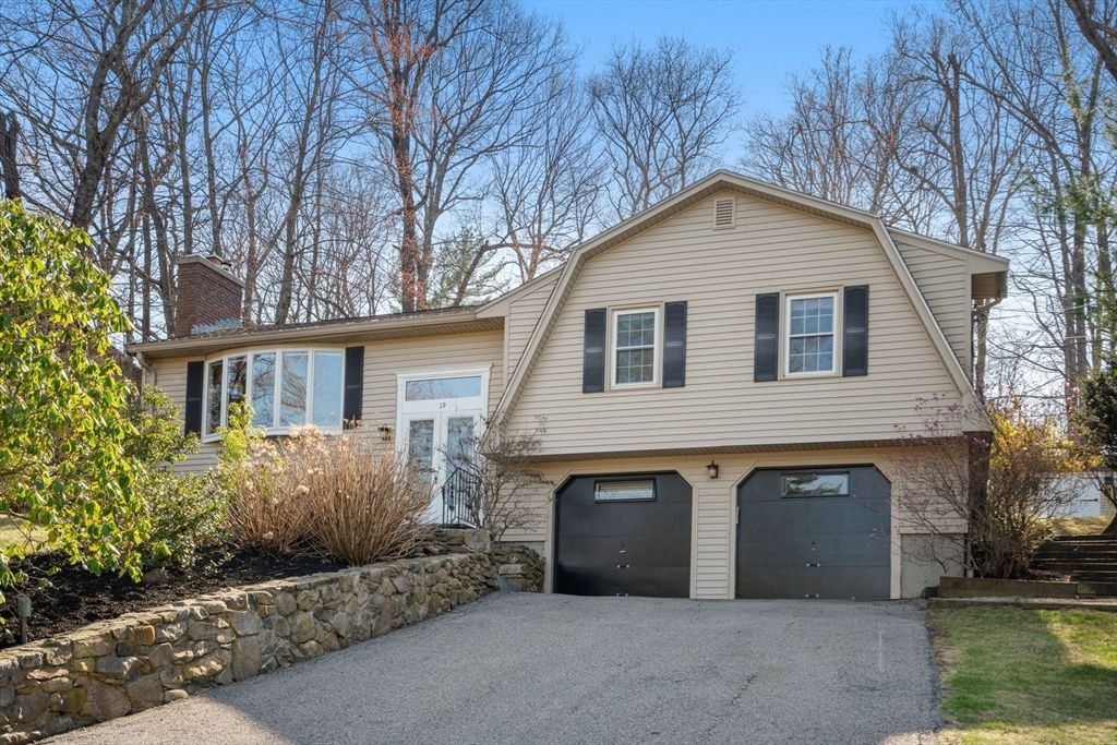 19 Duggan Dr, Framingham, MA 01702 — sold by Jenna Levin